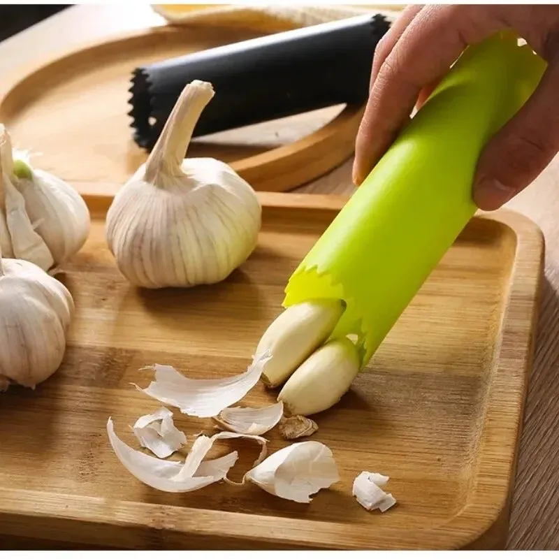 Sbucciatore d'Aglio in Silicon - Kitchen Gadgets Youtube recensione e prezzo